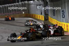 Max Verstappen (NLD) Red Bull Racing RB19. 17.09.2023. Formula 1 World Championship, Rd 16, Singapore Grand Prix, Marina Bay Street Circuit, Singapore, Race Day.