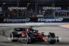 Valtteri Bottas (FIN) Alfa Romeo F1 Team C43. 17.09.2023. Formula 1 World Championship, Rd 16, Singapore Grand Prix, Marina Bay Street Circuit, Singapore, Race Day.