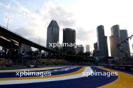 Logan Sargeant (USA) Williams Racing FW45. 16.09.2023. Formula 1 World Championship, Rd 16, Singapore Grand Prix, Marina Bay Street Circuit, Singapore, Qualifying Day.