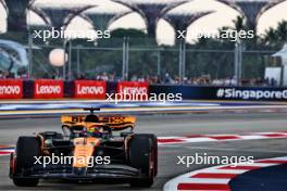 Oscar Piastri (AUS) McLaren MCL60. 16.09.2023. Formula 1 World Championship, Rd 16, Singapore Grand Prix, Marina Bay Street Circuit, Singapore, Qualifying Day.
