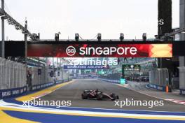Valtteri Bottas (FIN) Alfa Romeo F1 Team C43. 16.09.2023. Formula 1 World Championship, Rd 16, Singapore Grand Prix, Marina Bay Street Circuit, Singapore, Qualifying Day.