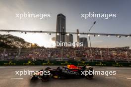 Sergio Perez (MEX) Red Bull Racing RB19. 16.09.2023. Formula 1 World Championship, Rd 16, Singapore Grand Prix, Marina Bay Street Circuit, Singapore, Qualifying Day.