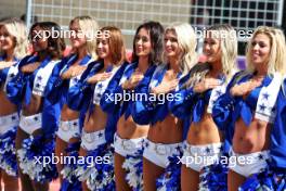 Dallas Cowboys Cheerleaders on the grid. 22.10.2023. Formula 1 World Championship, Rd 19, United States Grand Prix, Austin, Texas, USA, Race Day.