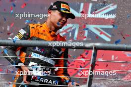 Lando Norris (GBR) McLaren celebrates his third position on the podium. 22.10.2023. Formula 1 World Championship, Rd 19, United States Grand Prix, Austin, Texas, USA, Race Day.