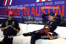 (L to R): Lewis Hamilton (GBR) Mercedes AMG F1 and Max Verstappen (NLD) Red Bull Racing in the post race FIA Press Conference. 22.10.2023. Formula 1 World Championship, Rd 19, United States Grand Prix, Austin, Texas, USA, Race Day.