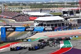 Logan Sargeant (USA) Williams Racing FW45 and Alexander Albon (THA) Williams Racing FW45 at the start of the race. 22.10.2023. Formula 1 World Championship, Rd 19, United States Grand Prix, Austin, Texas, USA, Race Day.