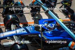 Logan Sargeant (USA) Williams Racing FW45 makes a pit stop. 22.10.2023. Formula 1 World Championship, Rd 19, United States Grand Prix, Austin, Texas, USA, Race Day.
