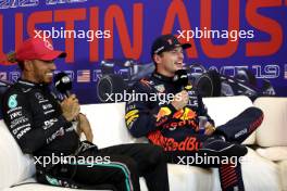 (L to R): Lewis Hamilton (GBR) Mercedes AMG F1 and Max Verstappen (NLD) Red Bull Racing in the post Sprint FIA Press Conference. 21.10.2023. Formula 1 World Championship, Rd 19, United States Grand Prix, Austin, Texas, USA, Sprint Day.