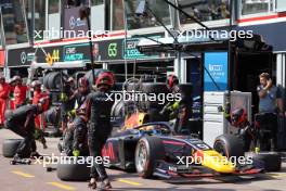 Jak Crawford (USA) Hitech Pule-Eight makes a pit stop. 28.05.2023. FIA Formula 2 Championship, Rd 6, Monte Carlo, Monaco, Feature Race, Sunday.