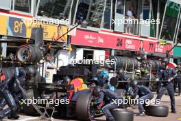 Ayumu Iwasa (JPN) Dams makes a pit stop. 28.05.2023. FIA Formula 2 Championship, Rd 6, Monte Carlo, Monaco, Feature Race, Sunday.