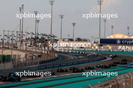 The start of the race. 25.11.2023. Formula 2 Championship, Rd 14, Yas Marina Circuit, Abu Dhabi, UAE, Sprint Race, Saturday.