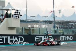 Race winner Frederik Vesti (DEN) Prema Racing takes the chequered flag at the end of the race. 25.11.2023. Formula 2 Championship, Rd 14, Yas Marina Circuit, Abu Dhabi, UAE, Sprint Race, Saturday.
