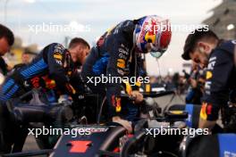 Max Verstappen (NLD) Red Bull Racing RB20 on the grid. 02.03.2024. Formula 1 World Championship, Rd 1, Bahrain Grand Prix, Sakhir, Bahrain, Race Day.