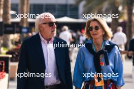 (L to R): David Richards (GBR) Prodrive Chairman with his wife Karen Richards (GBR). 02.03.2024. Formula 1 World Championship, Rd 1, Bahrain Grand Prix, Sakhir, Bahrain, Race Day.