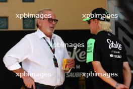 (L to R): Didier Coton (BEL) Driver Manager with Valtteri Bottas (FIN) Sauber. 28.02.2024. Formula 1 World Championship, Rd 1, Bahrain Grand Prix, Sakhir, Bahrain, Preparation Day.