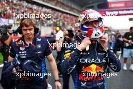 Max Verstappen (NLD) Red Bull Racing on the grid. 21.04.2024. Formula 1 World Championship, Rd 5, Chinese Grand Prix, Shanghai, China, Race Day.