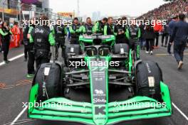 Sauber on the grid. 21.04.2024. Formula 1 World Championship, Rd 5, Chinese Grand Prix, Shanghai, China, Race Day.