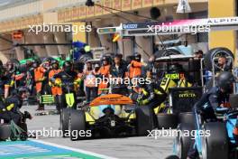 Gabriel Bortoleto (BRA) Invicta Racing makes a pit stop. 02.03.2024. FIA Formula 2 Championship, Rd 1, Feature Race, Sakhir, Bahrain, Saturday.